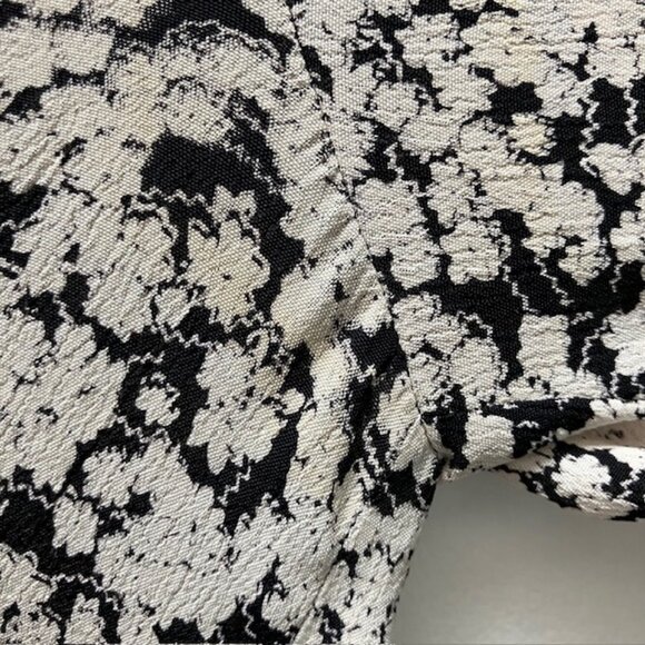 Doen Viola Black and White Floral Ruffled Top - Large - Picture 10 of 12